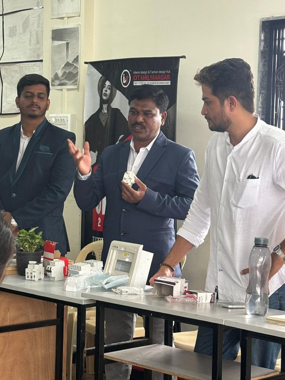 WhatsApp Image 2025-09-07 at 6.07.40 PM (4)