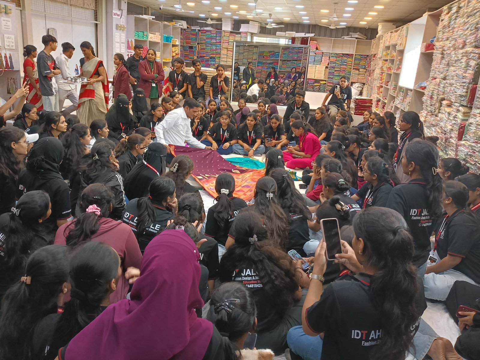 Industrial Visit – Yeola Kapse Paithani ✨